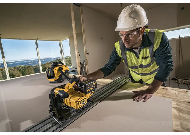 Akku-Tauchkreissäge DeWalt DCS520NT